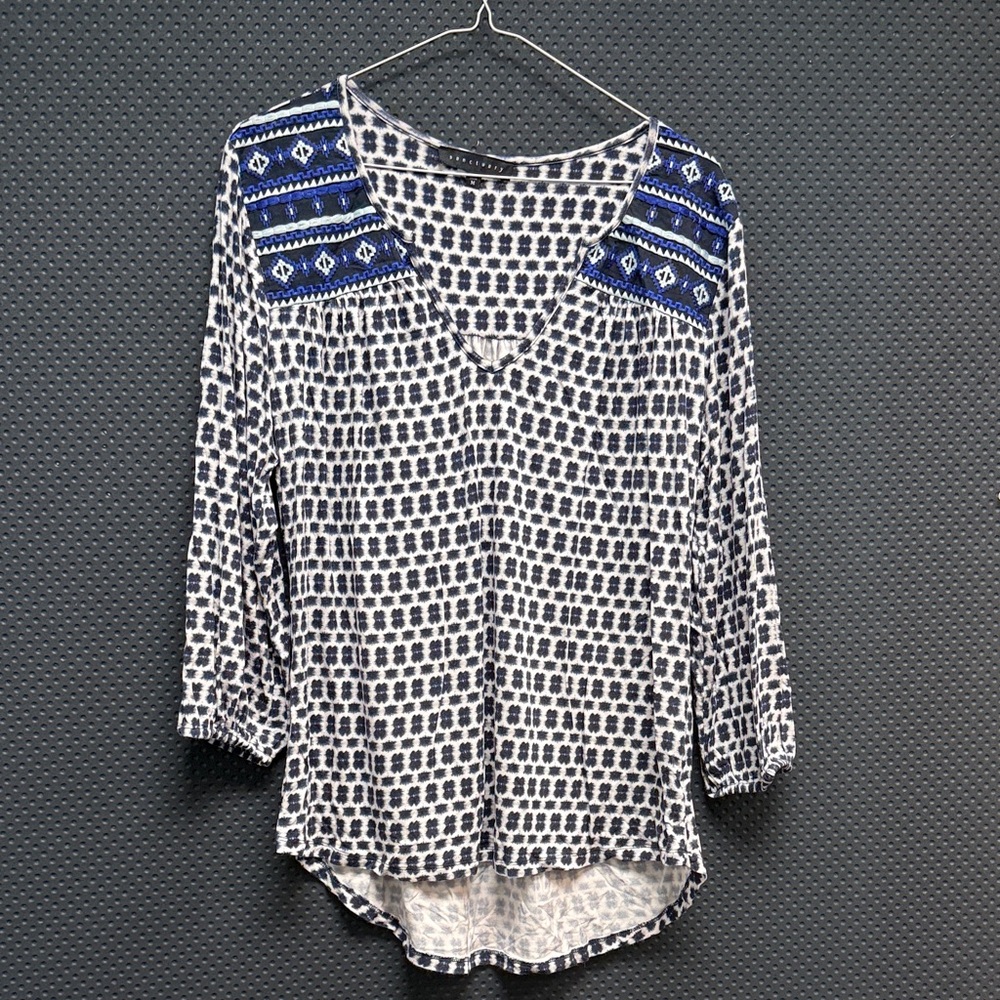 Sanctuary Navy and White Printed V-Neck Top with Embroidered Shoulders
